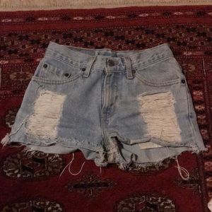 LEVIS DENIM VINTAGE DISTRESSED SHORTS